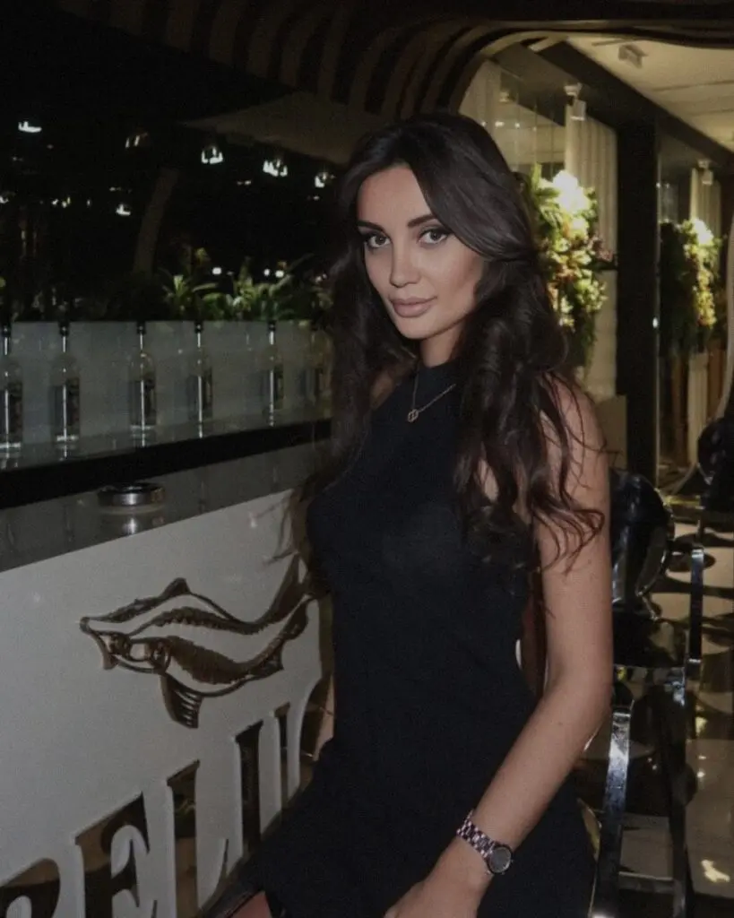 Aisha escort in Dubai