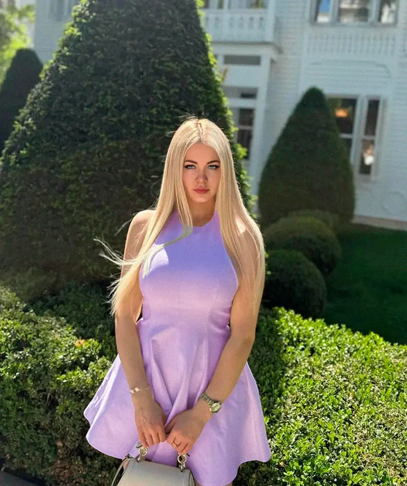 Alena photo 3