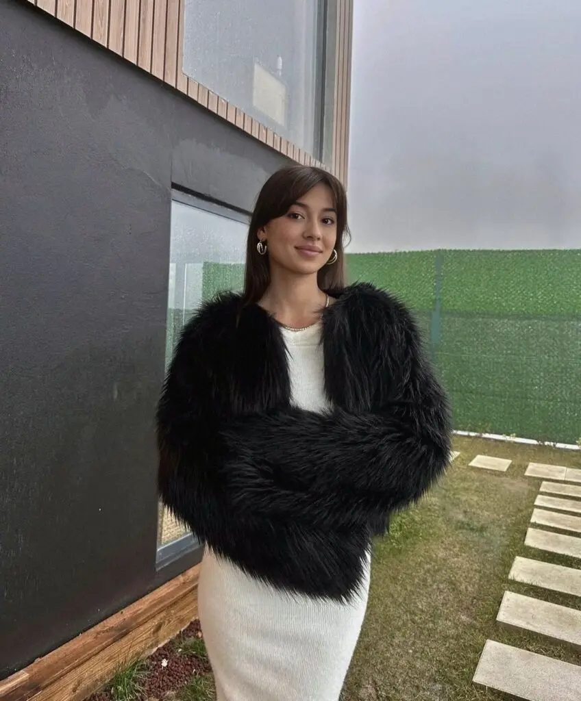 Angelina photo 4