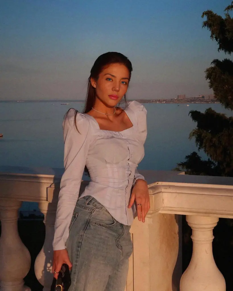 Arina photo 5