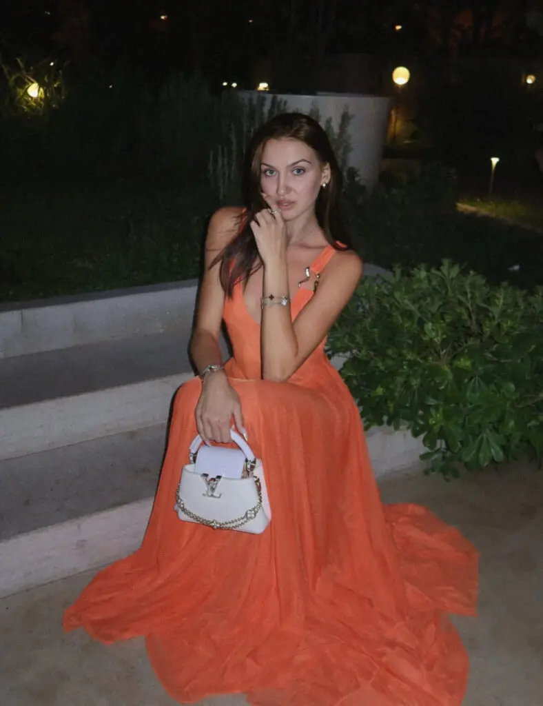 Camila photo 5
