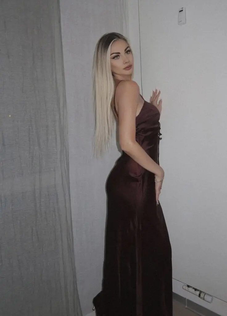 Julia escort in Dubai photo 1