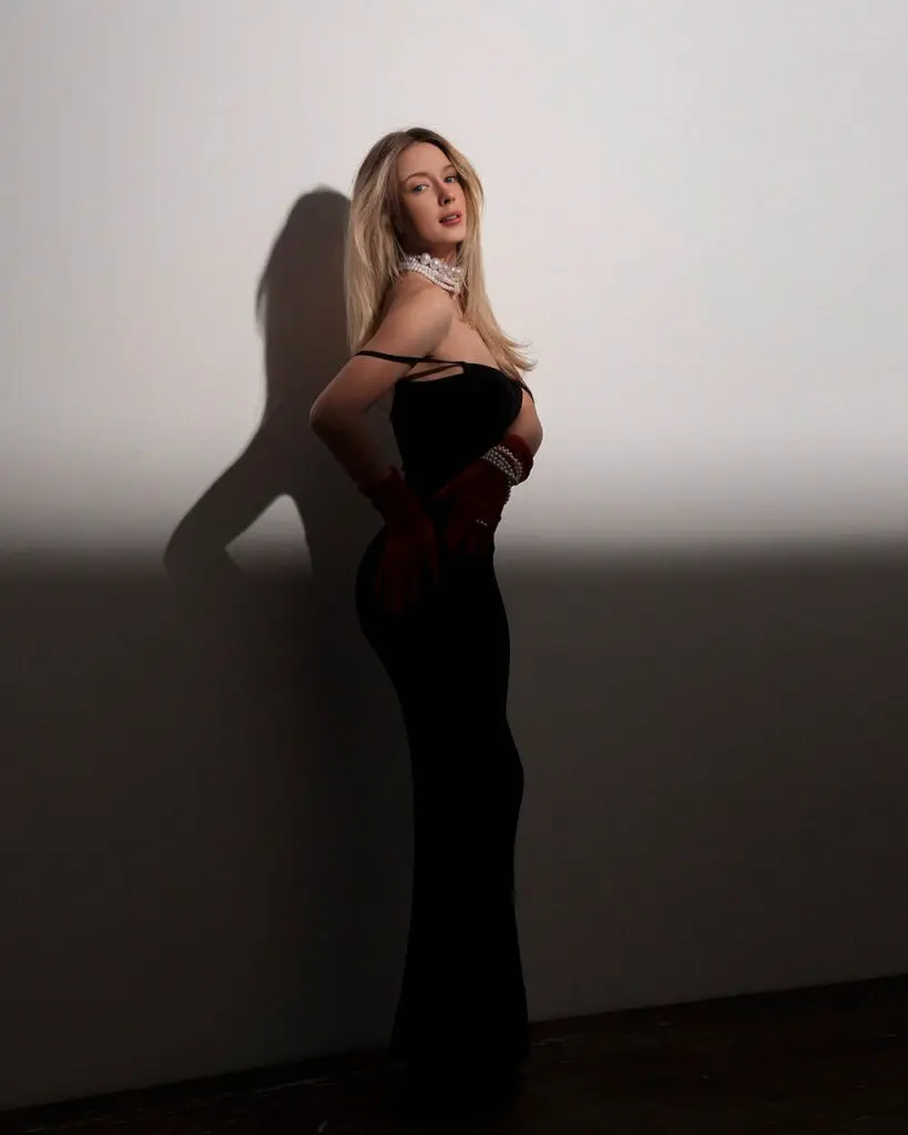 Leah photo 2