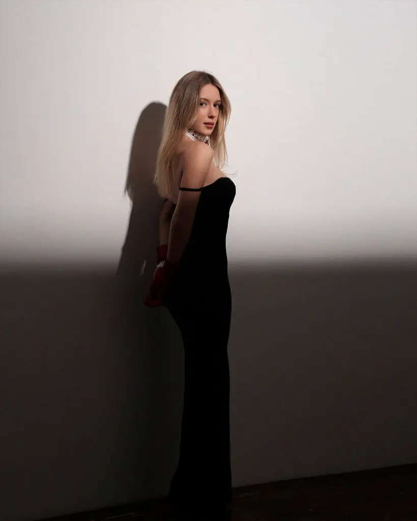 Leah photo 4