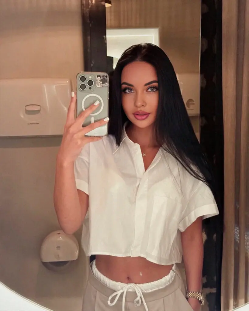 Valeria escort in Dubai