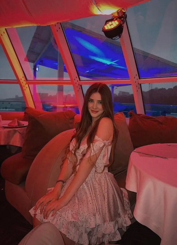 Olivia photo 4