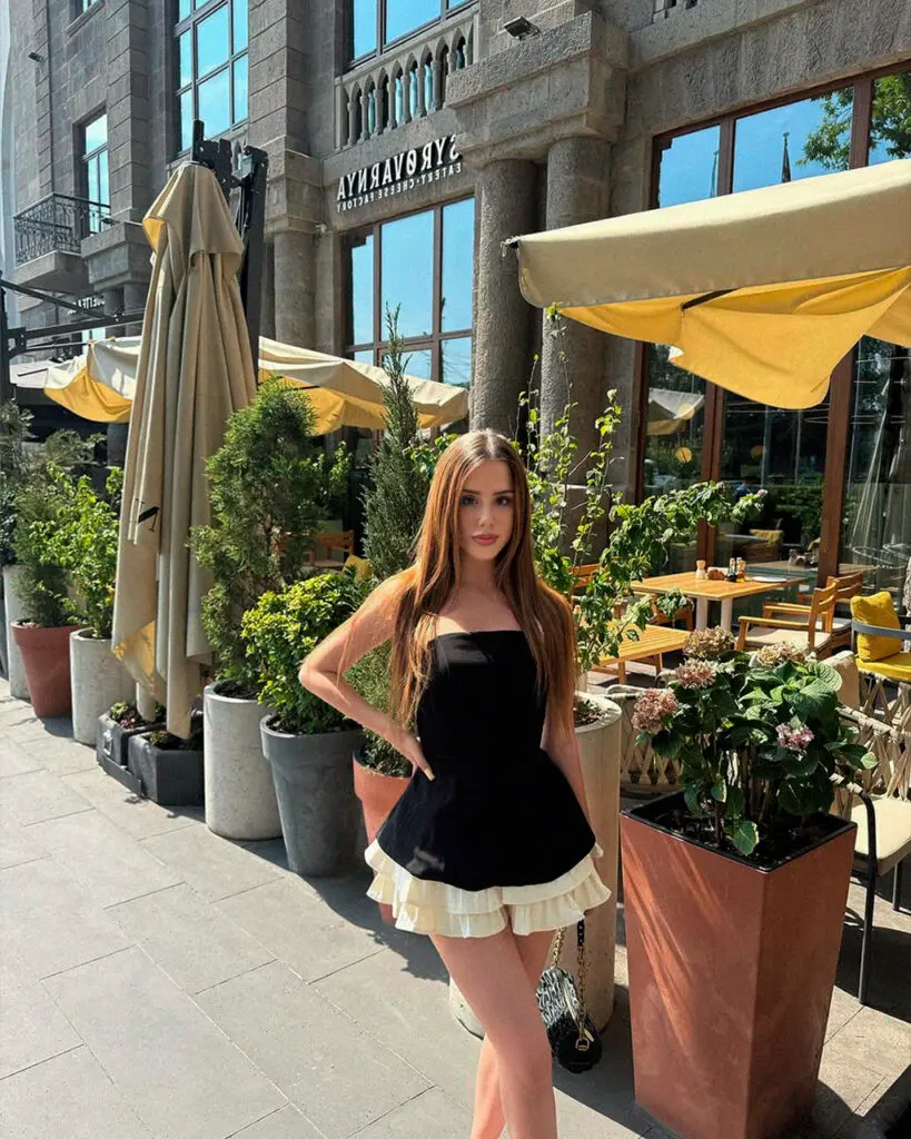Sabrina escort in Dubai photo 1