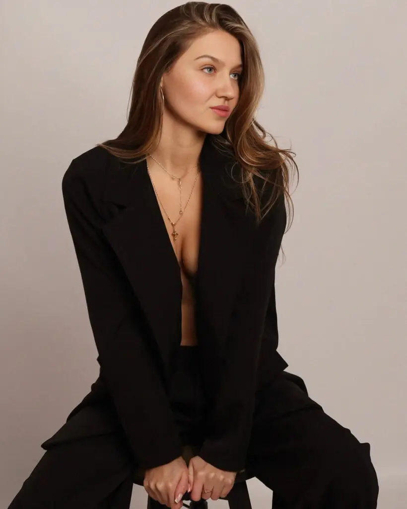 Sadie photo 5