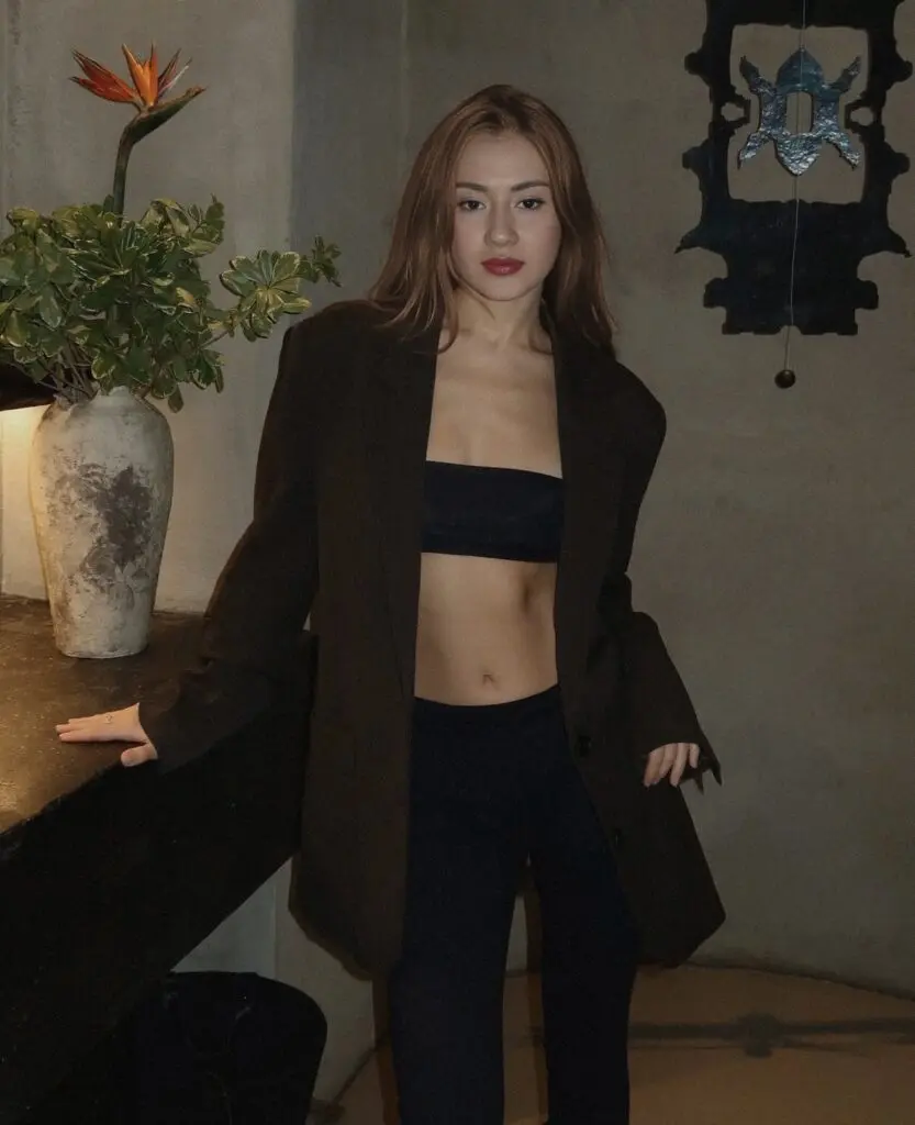 Yana photo 4