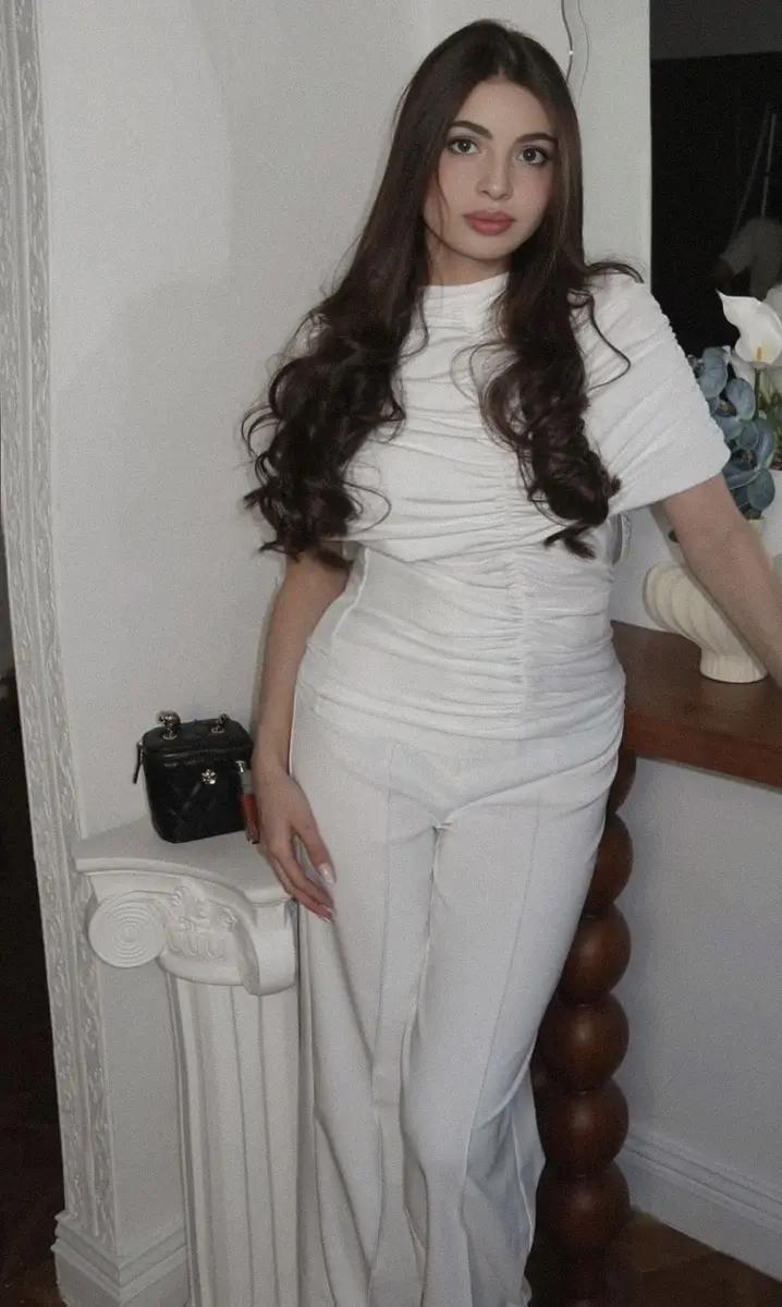 Amelia photo 5