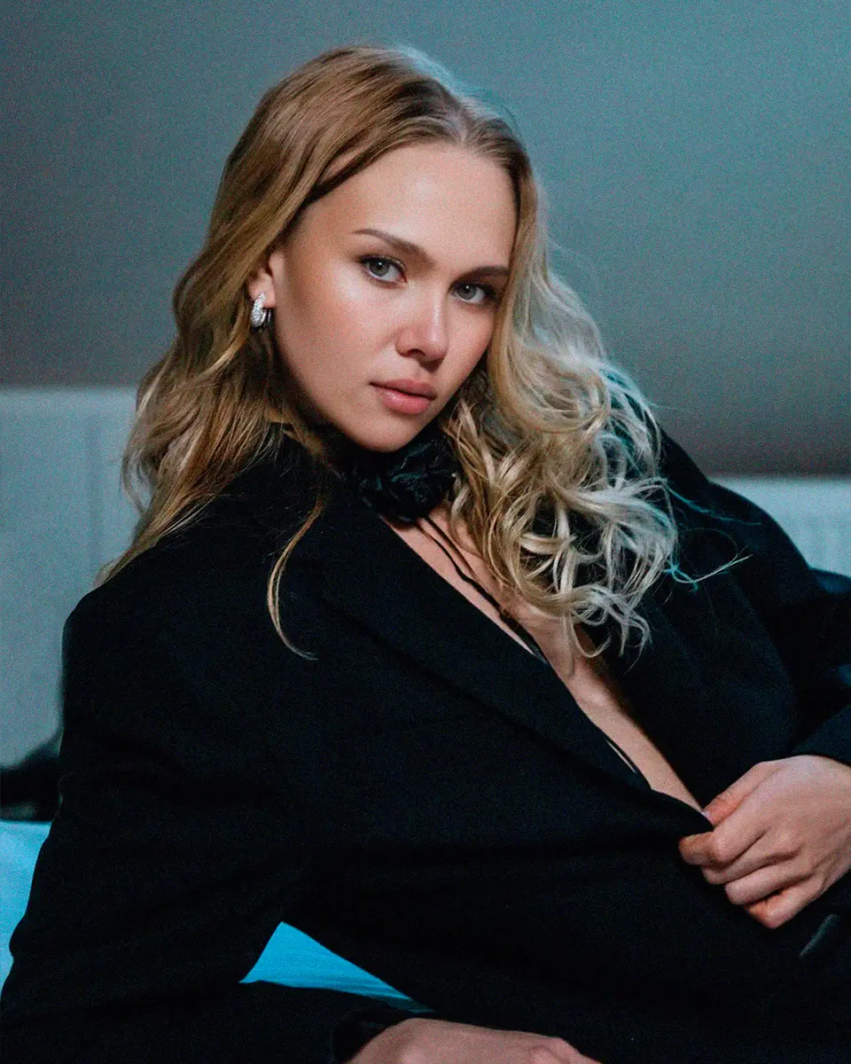 Anya photo 3