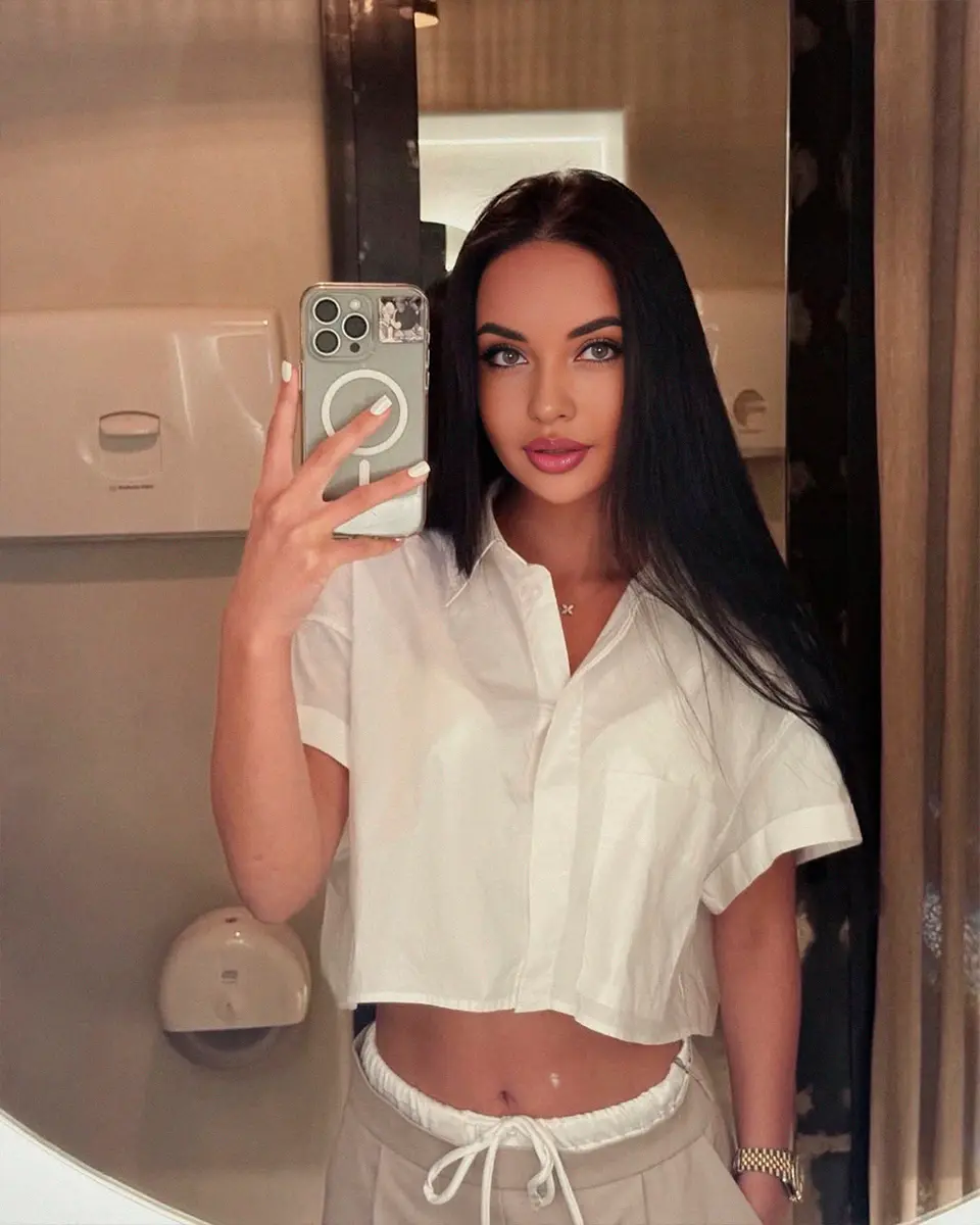 Artemisia escort in Dubai photo 1