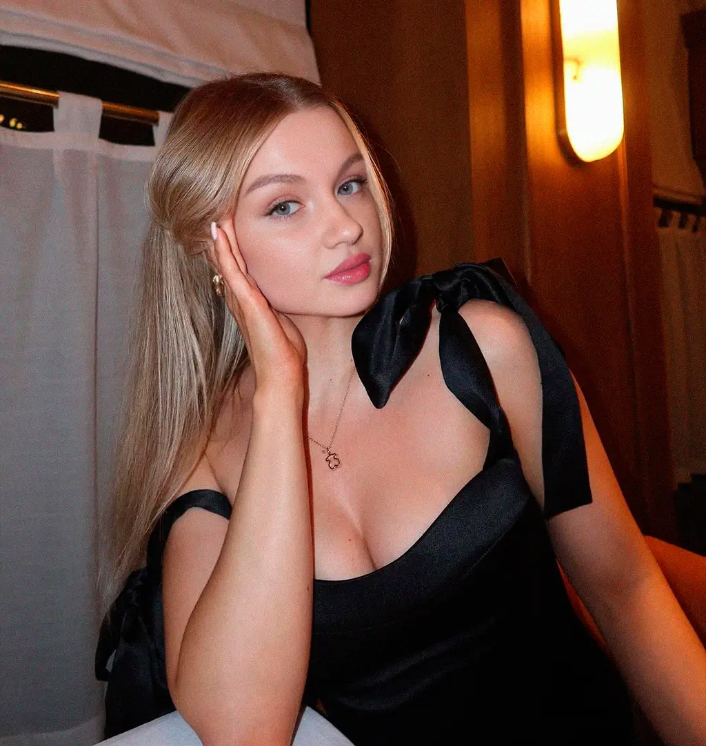 Beatrice escort in Dubai photo 1
