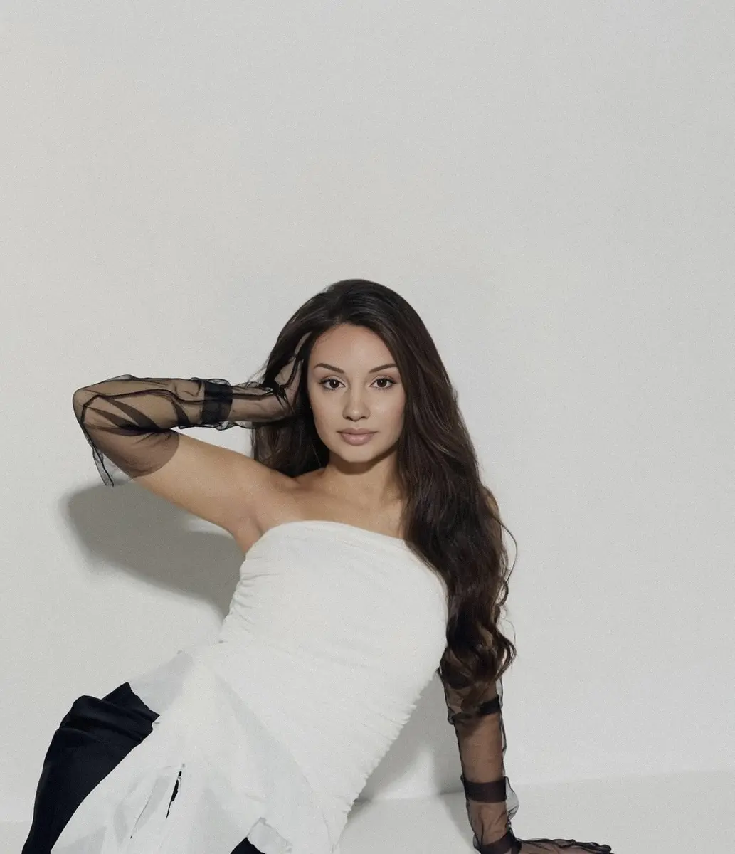 Bella photo 4