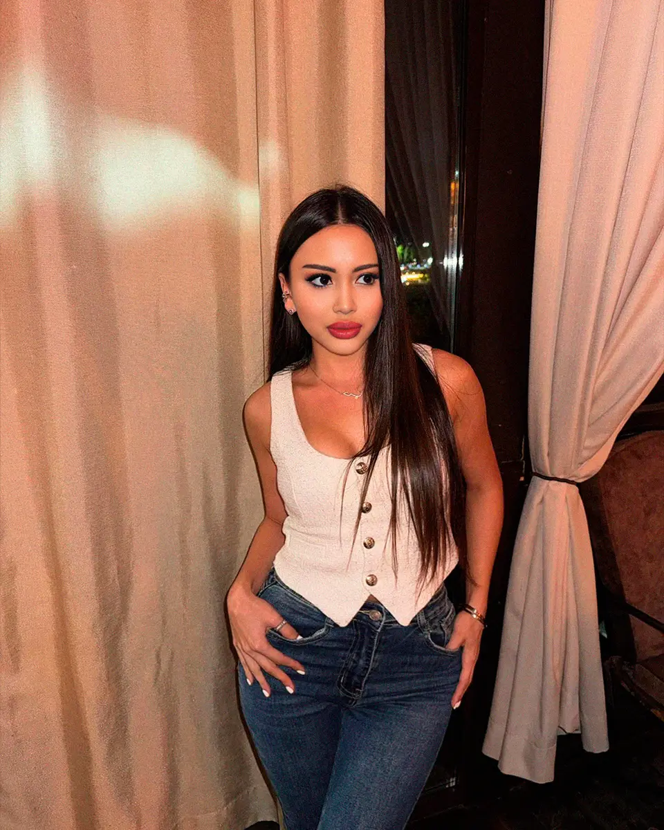Claire photo 3