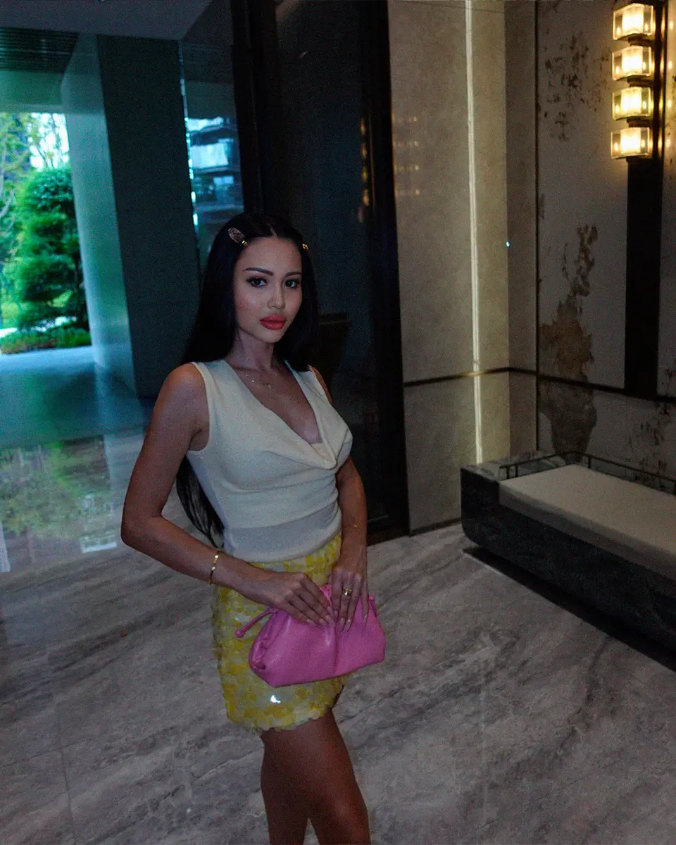 Claire photo 4