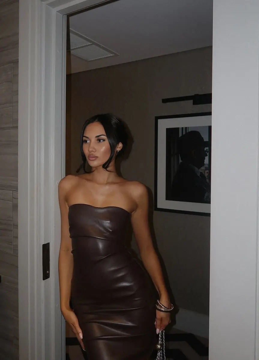 Helen photo 4