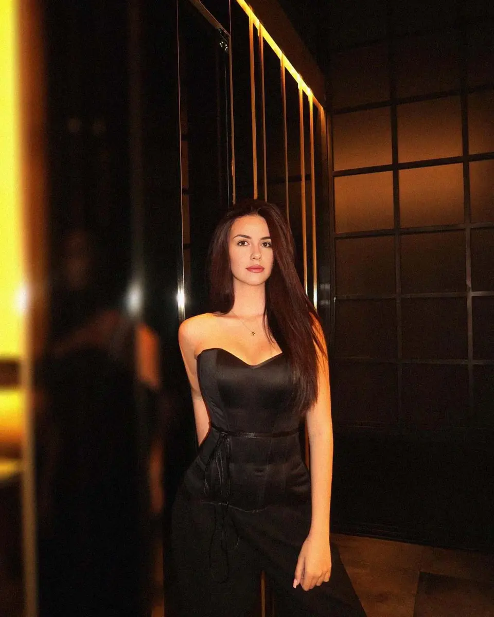 Liora escort in Dubai