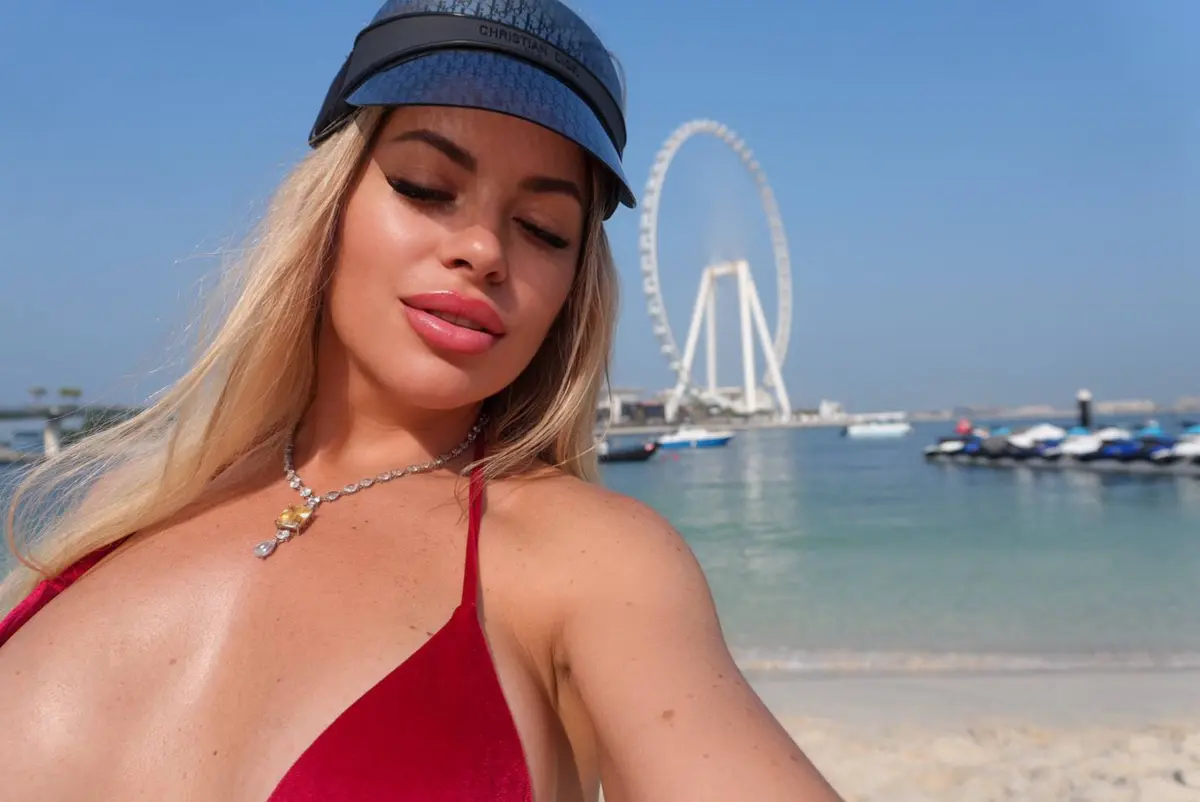 Lyessa escort in Dubai
