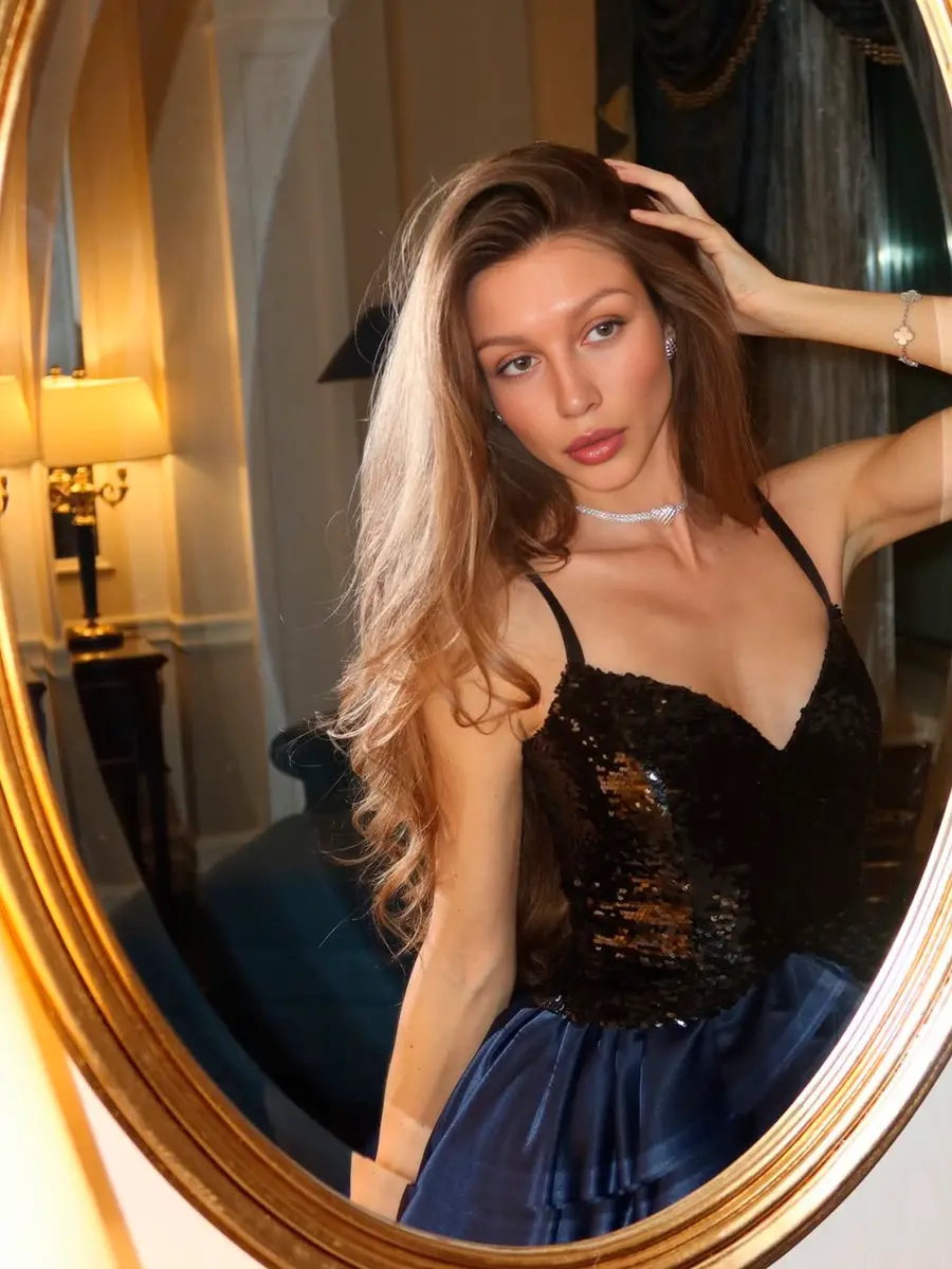 Nadia photo 4