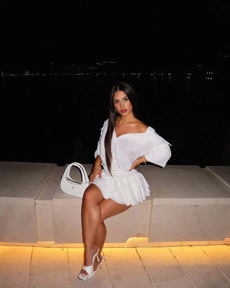 Rosie escort in Dubai photo 1