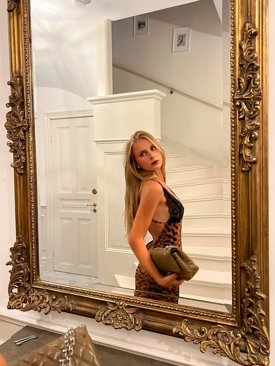 Samantha photo 5