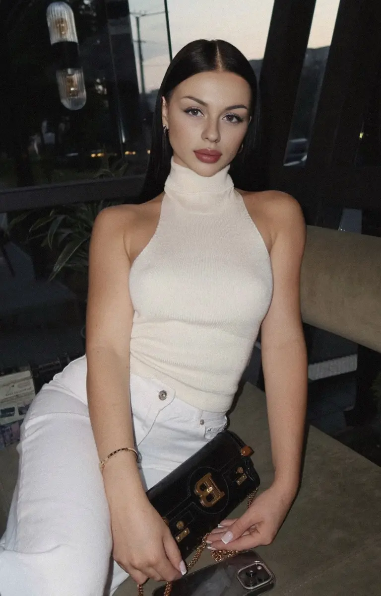 Sophia escort in Dubai photo 1