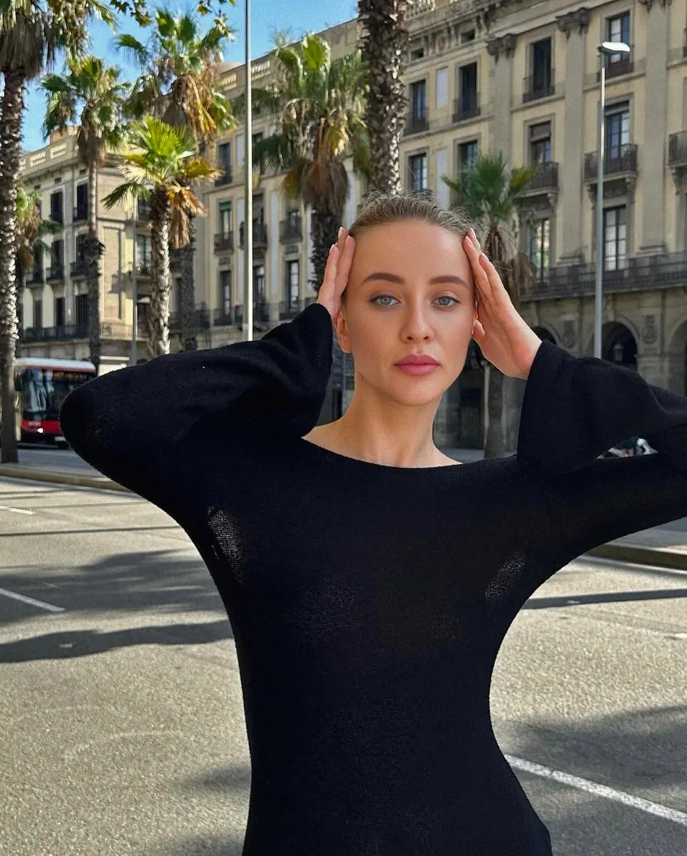 Tessa photo 4