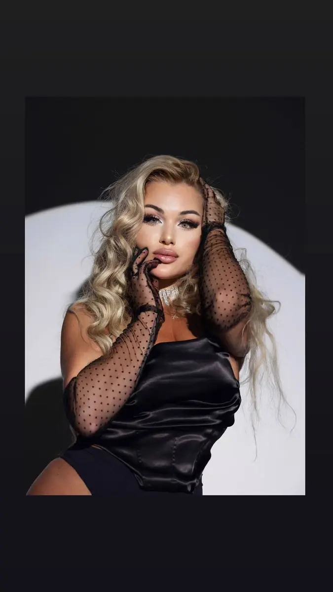 Thalia photo 4