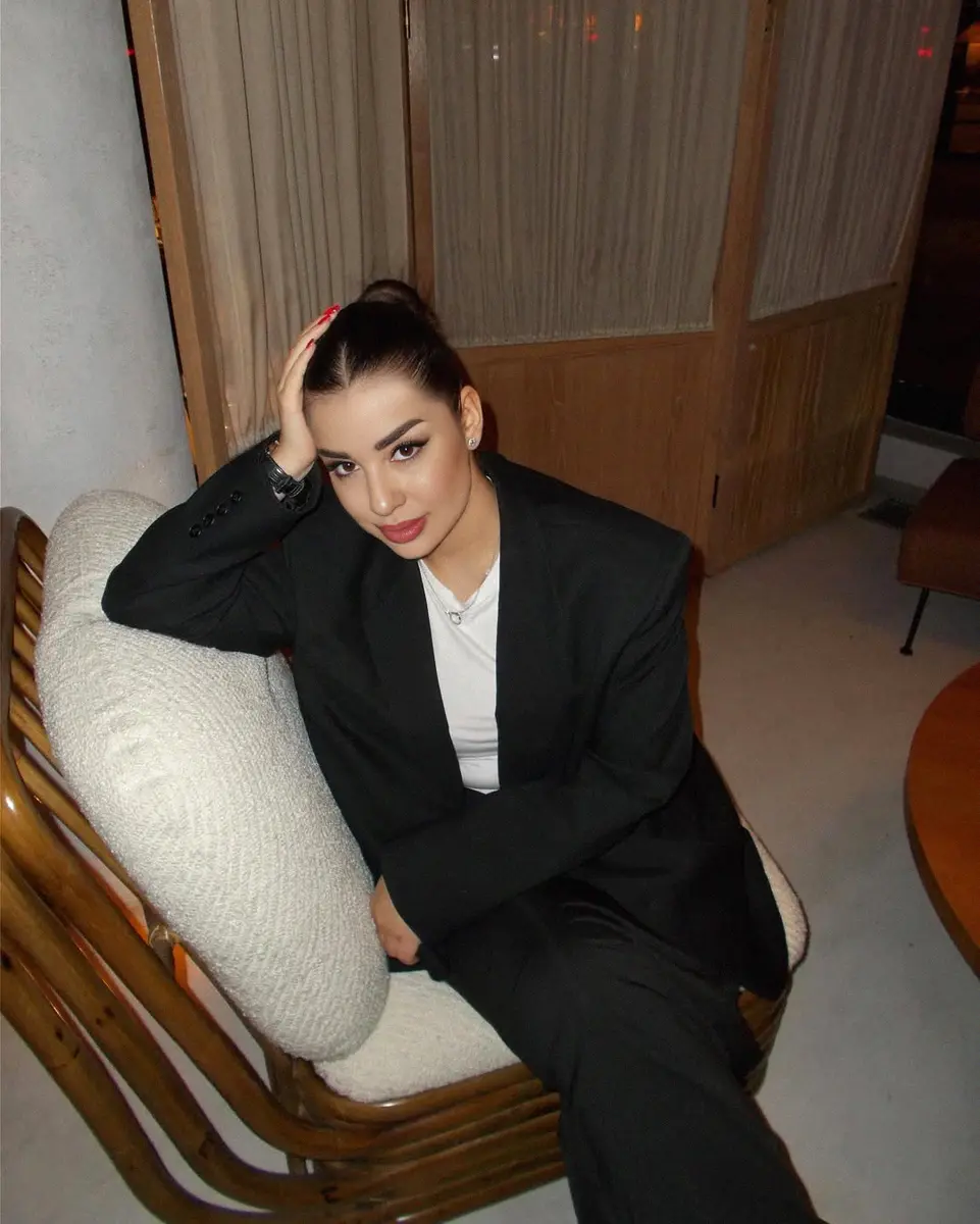 Veronica photo 4