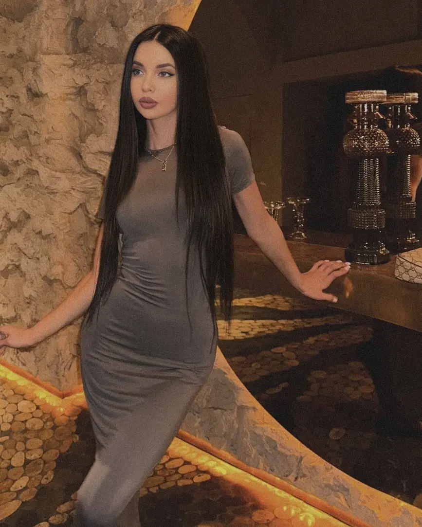 Vivian photo 4