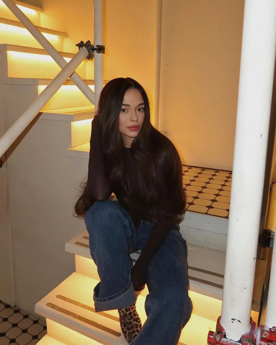Vivien photo 5