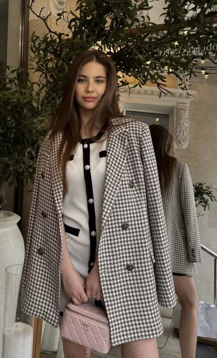 Zoe photo 2